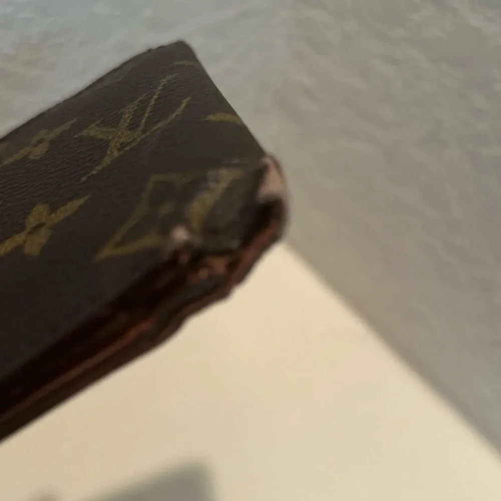 Louis Vuitton Men’s Bifold Wallet Brown Classic Monogram Print Cardholder